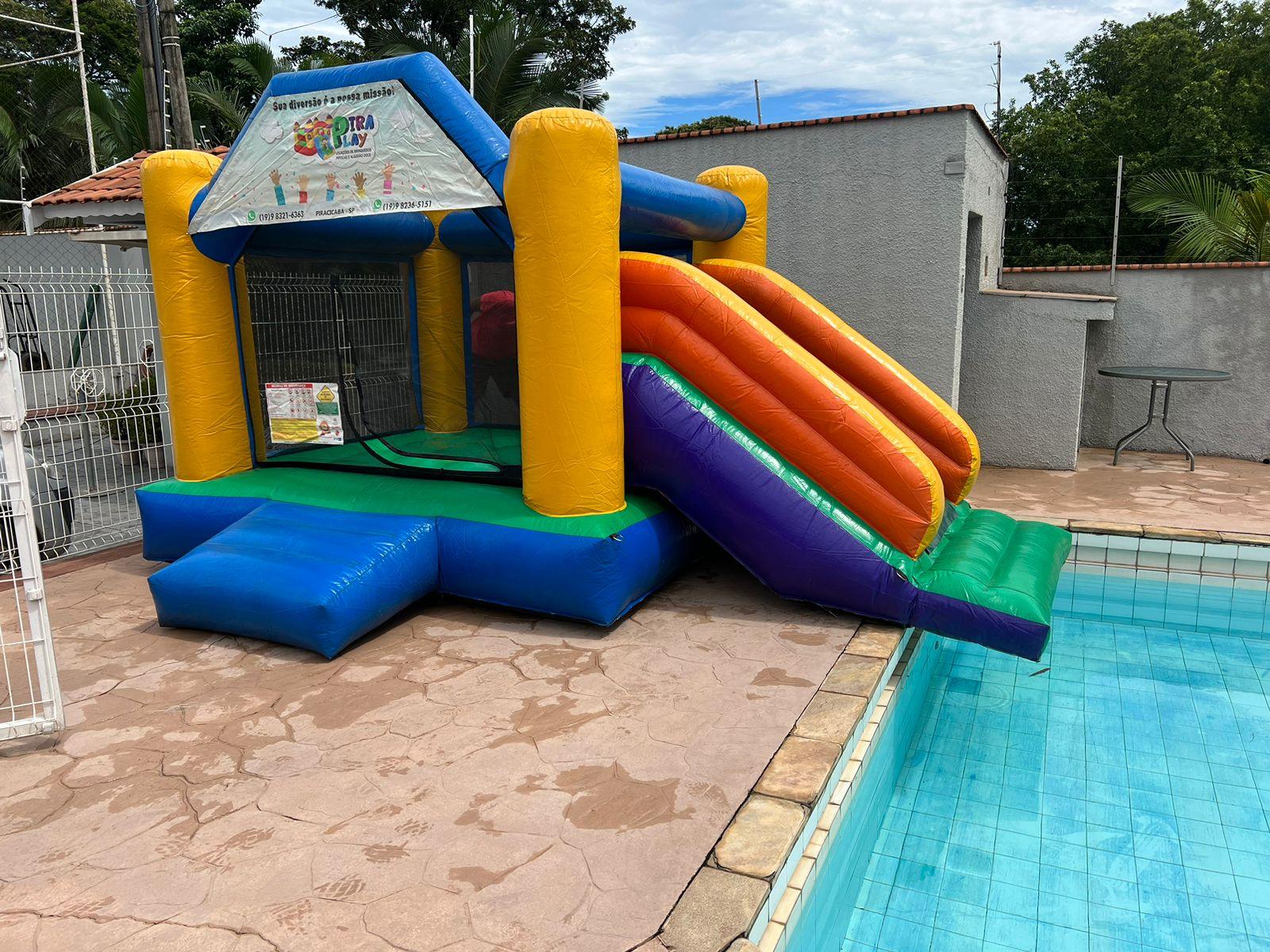 Pula-Pula Aventura com Tobogã